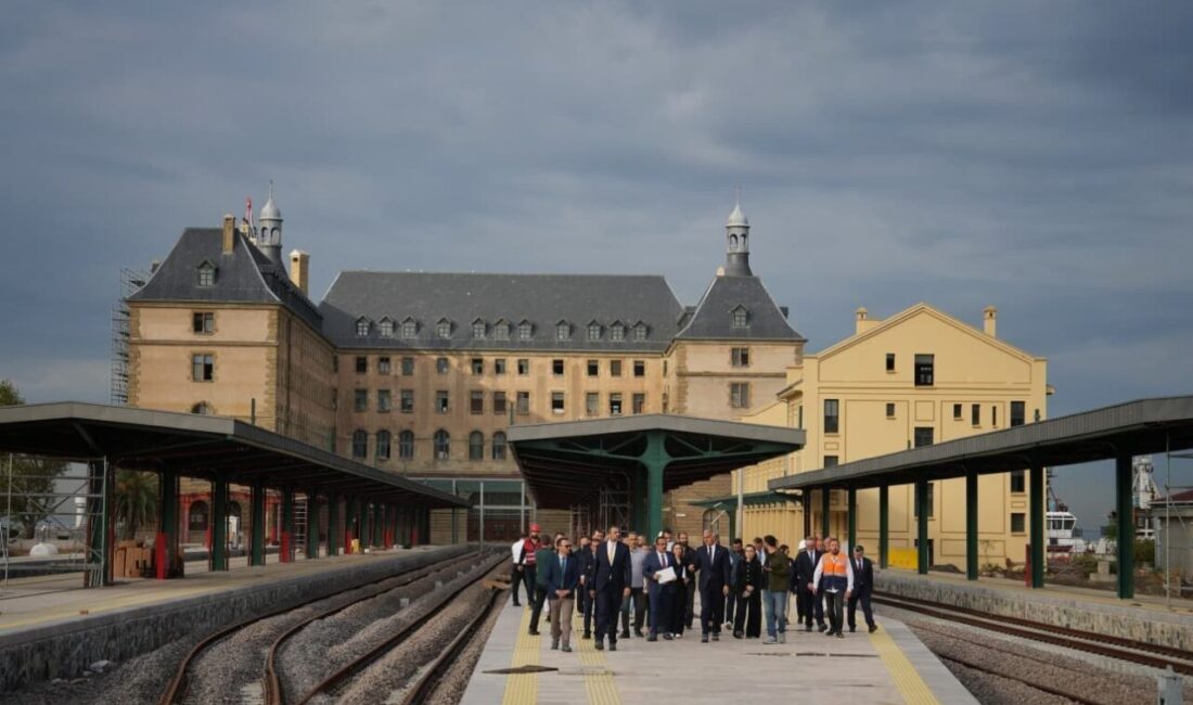 İstanbul’un simge yapılarından tarihi Haydarpaşa Garı, artık yalnızca trenlerin kalkış