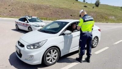 Yozgat’ta Jandarma ekiplerinin yaptığı kontrollerde yasaklı madde etkisindeki sürücü tespit