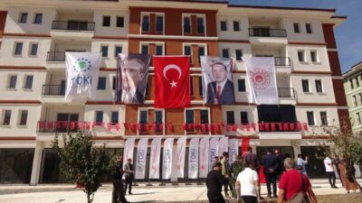 Yozgat’ta yapımı tamamlanan TOKİ konutları anahtar teslim töreni ile hak