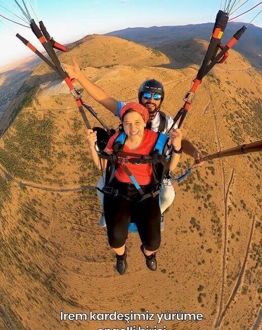 Kayseri’de yürüme engelli kadının paraşüte binme hayali gerçek oldu. Tekerlekli
