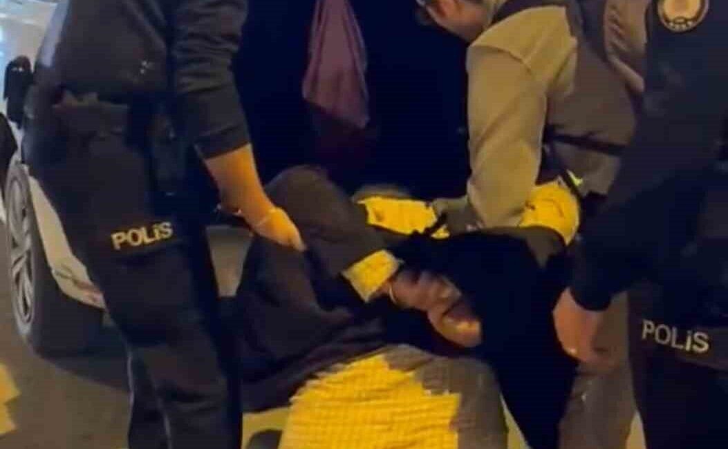 Ankara’da psikolojik rahatsızlığı bulunduğu ve alkol etkisinde olduğu öğrenilen kişi,
