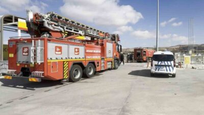 Aksaray’da akaryakıt istasyonu yakınındaki yağ deposunda çıkan yangın itfaiye ekiplerince