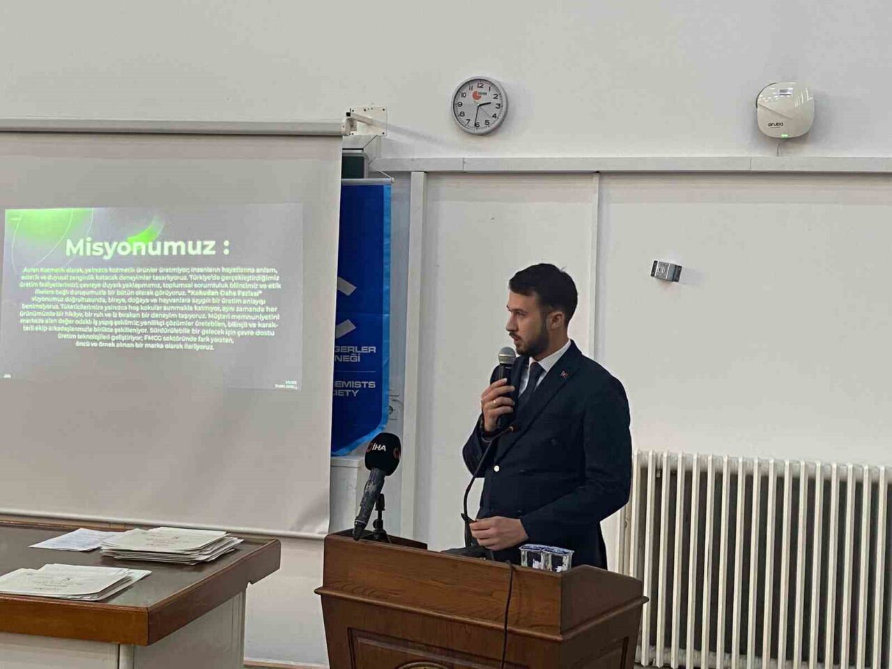 Ankara Üniversitesi Kimya Fakültesi’nde, Auran Kozmetik ve Kimyagerler Derneği iş
