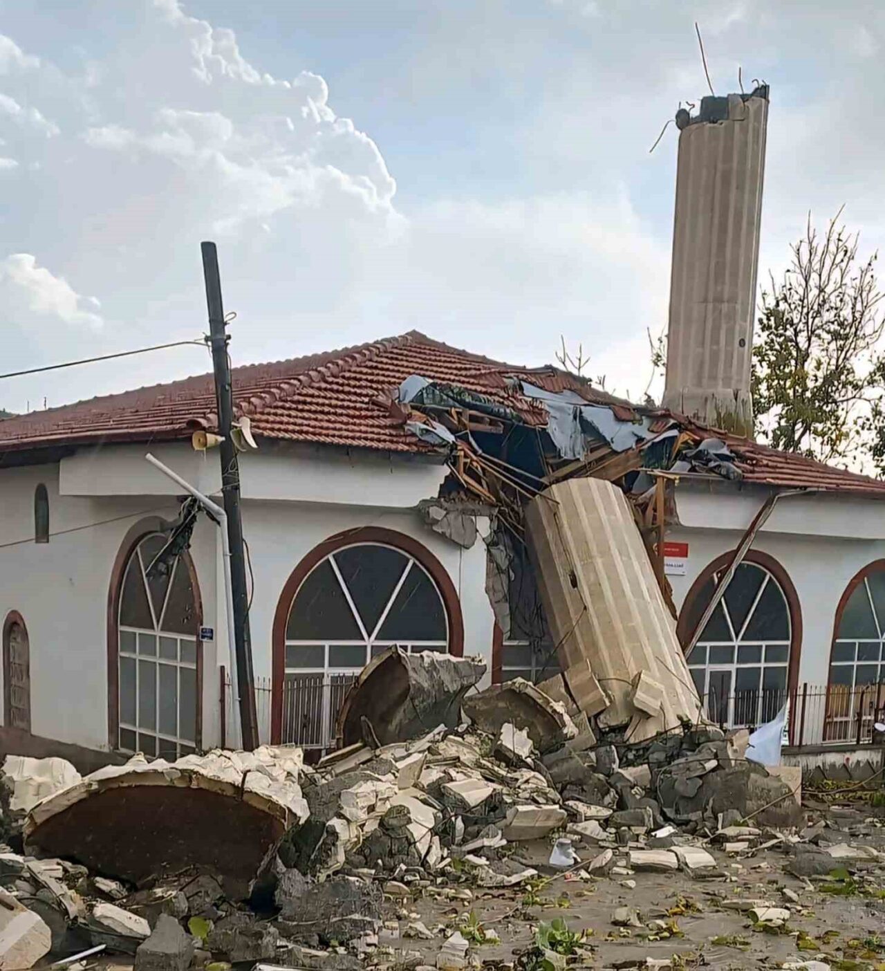 Başkent Ankara’nın Ayaş ilçesine bağlı Çanıllı Mahallesi’nde etkili olan yoğun