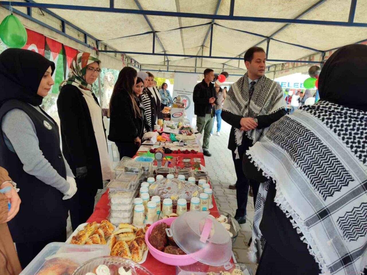 Ankara’nın Evren ilçesinde "Gazze’ye Umut Yolculuğu" adı altında hayır etkinliği