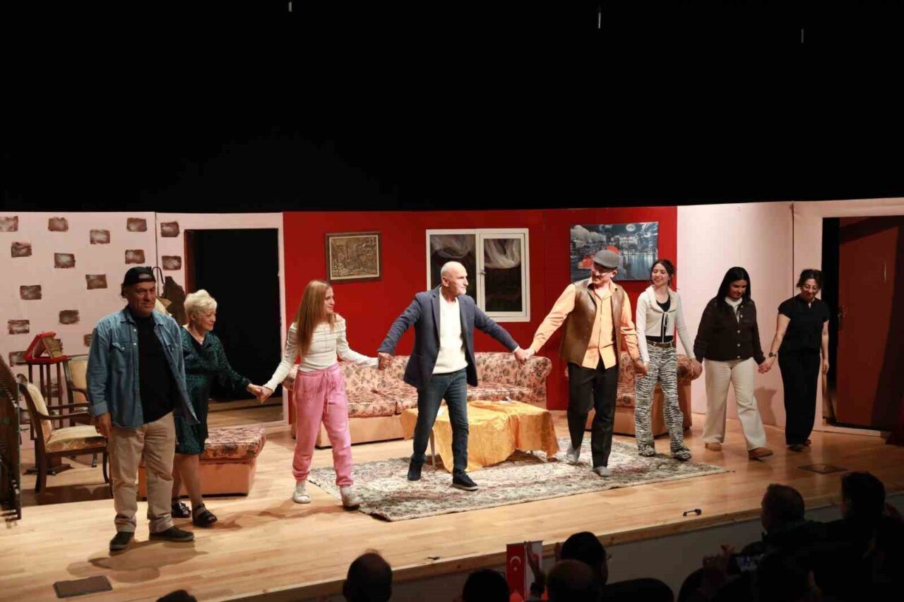 Ankara'nın Keçiören Belediyesi tarafından ‘Babam Geri Döndü’ adlı iki perdelik