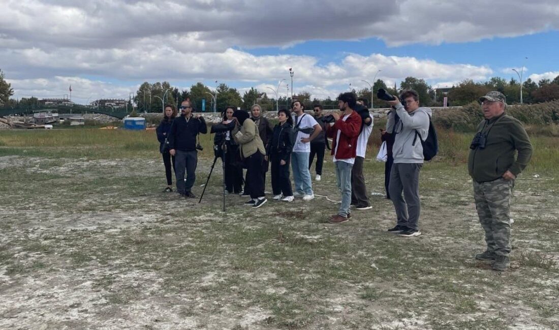 Selçuk Üniversitesi (SÜ) Kuş Gözlem Topluluğu üyeleri, Konya’nın Beyşehir ilçesindeki
