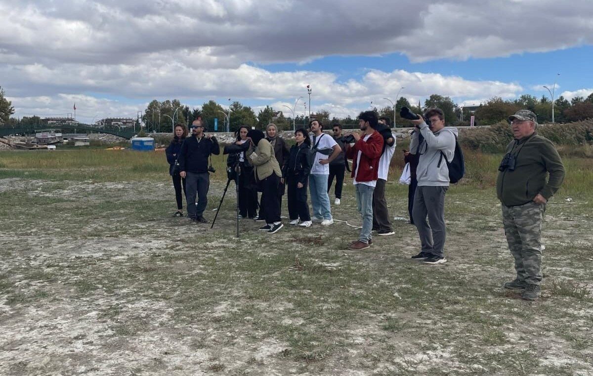 Selçuk Üniversitesi (SÜ) Kuş Gözlem Topluluğu üyeleri, Konya’nın Beyşehir ilçesindeki