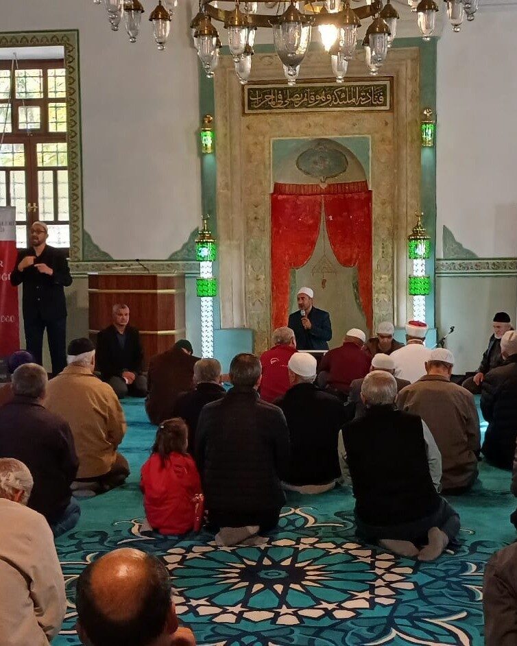Eskişehir İl Müftülüğü tarafından düzenlenen Cami Engelli Buluşması programı, anlamlı