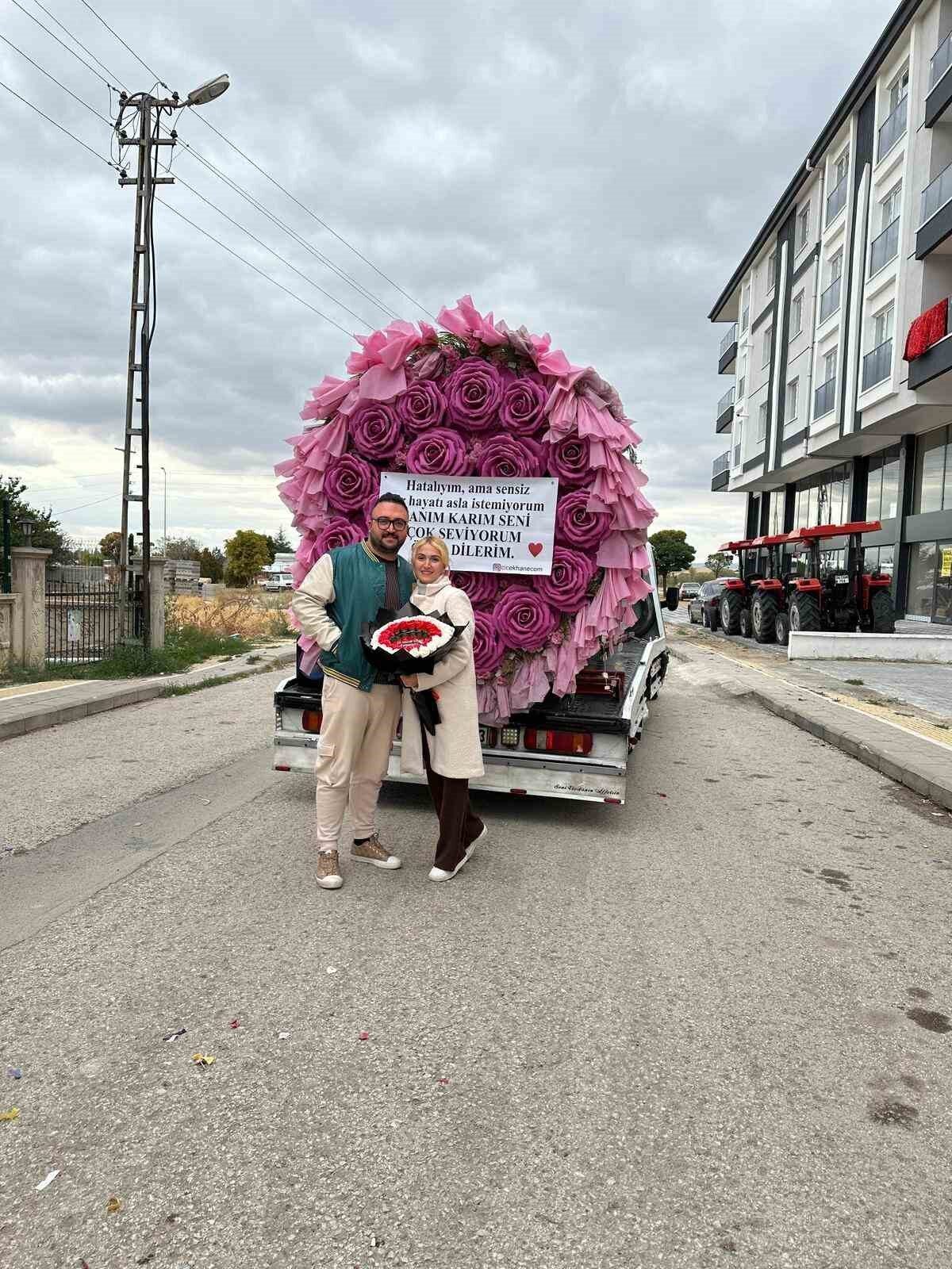 Ankara’nın Akyurt ilçesinde bir vatandaş, eşinden özür dilemek için çekiciyle