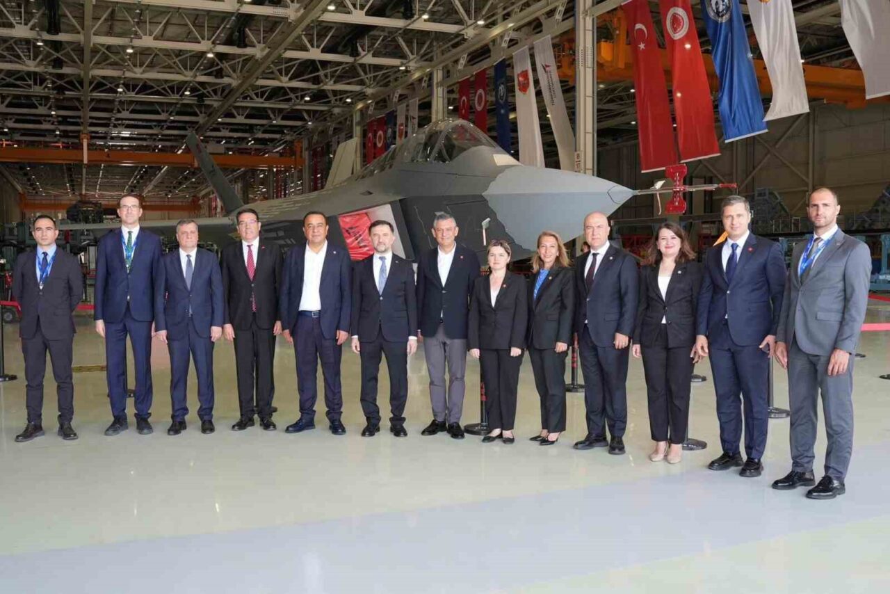 Cumhuriyet Halk Partisi (CHP) Genel Başkanı Özgür Özel, Milli Muharip