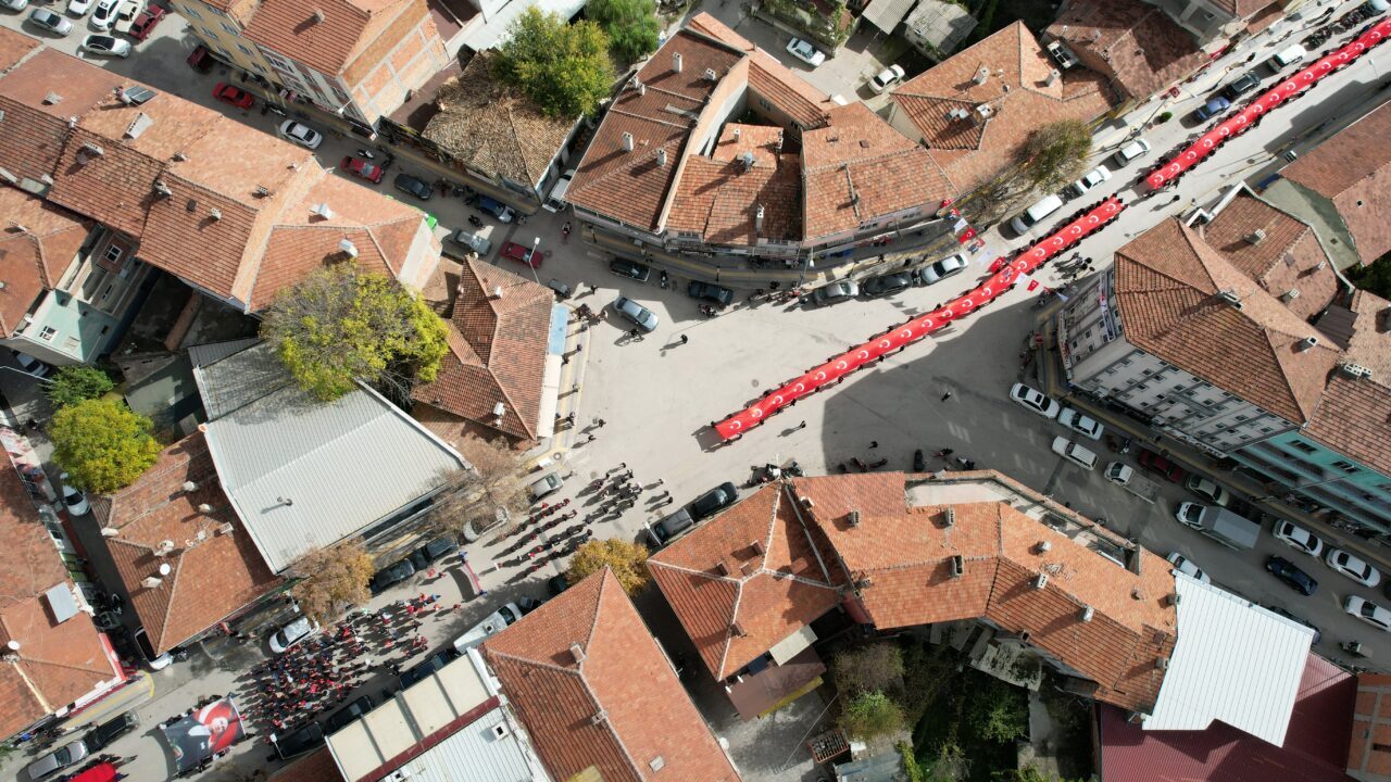 Çorum’un Osmancık ilçesinde, Cumhuriyet’in 102. yılı coşkuyla kutlandı. 29 Ekim