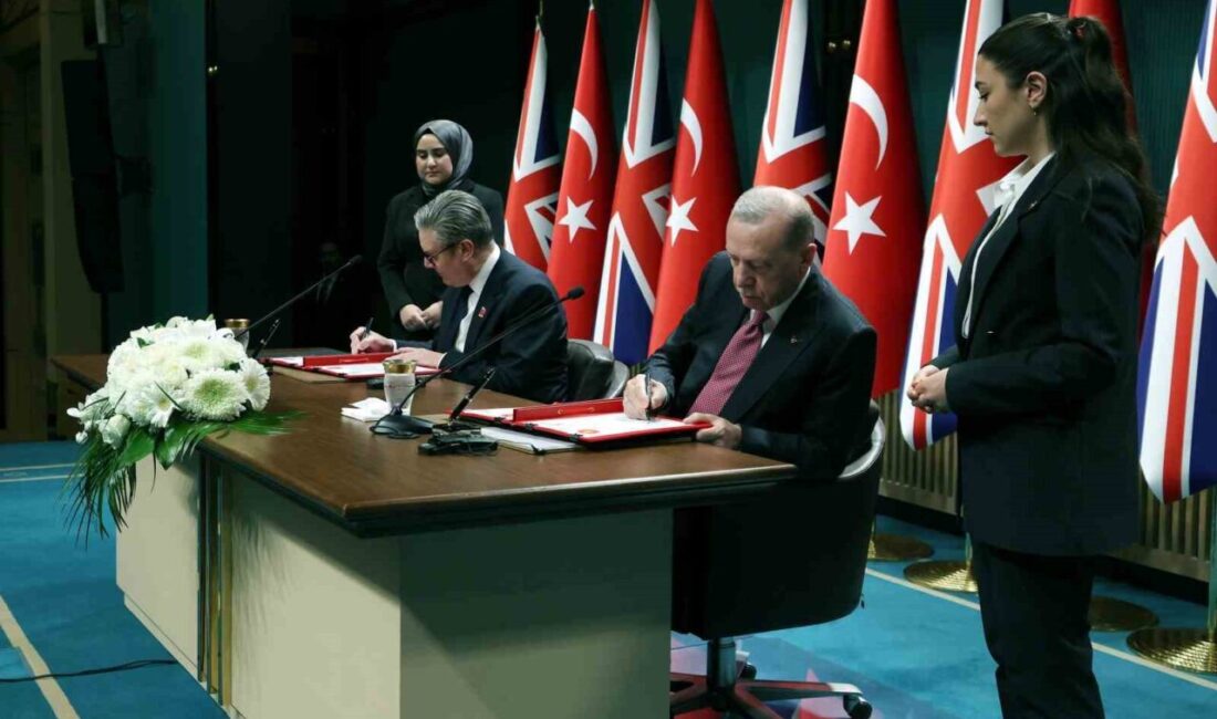 Cumhurbaşkanı Erdoğan ve İngiltere Başbakanı Starmer, Eurofighter Typhoon savaş uçağı