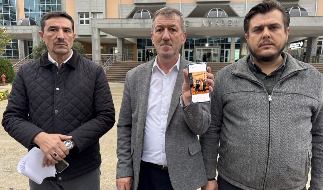 Edirne’de bir kostüm etkinliğinde imam cübbesi giyip alkol şişesiyle dua