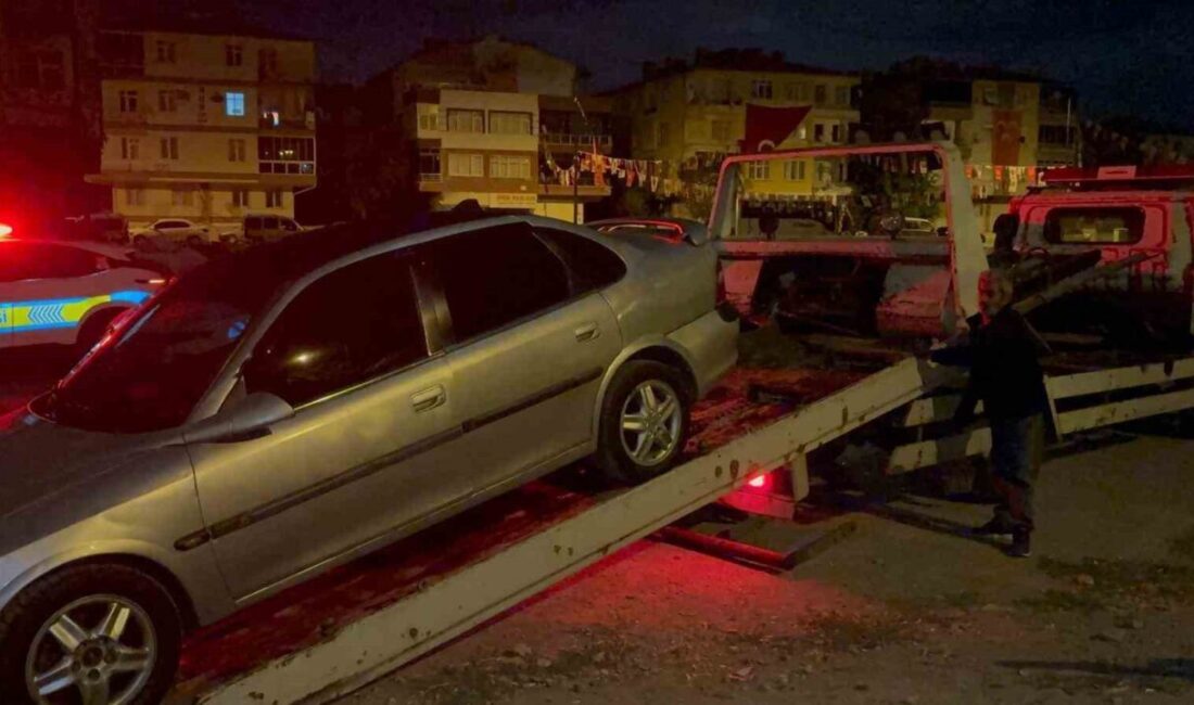 Kayseri’nin Kocasinan ilçesinde polis ekiplerinin ‘dur’ ihtarına uymayan ehliyetsiz sürücü