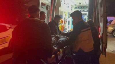 Kayseri’nin Kocasinan ilçesinde kontrolünü kaybeden elektrikli bisiklet sürücüsü kamyonetin altına