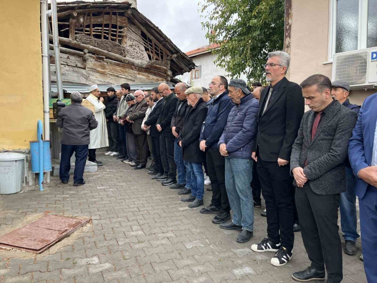 Çankırı’da eski eşi tarafından bıçaklanarak öldürülen İlknur Kertlez, gözyaşları arasında