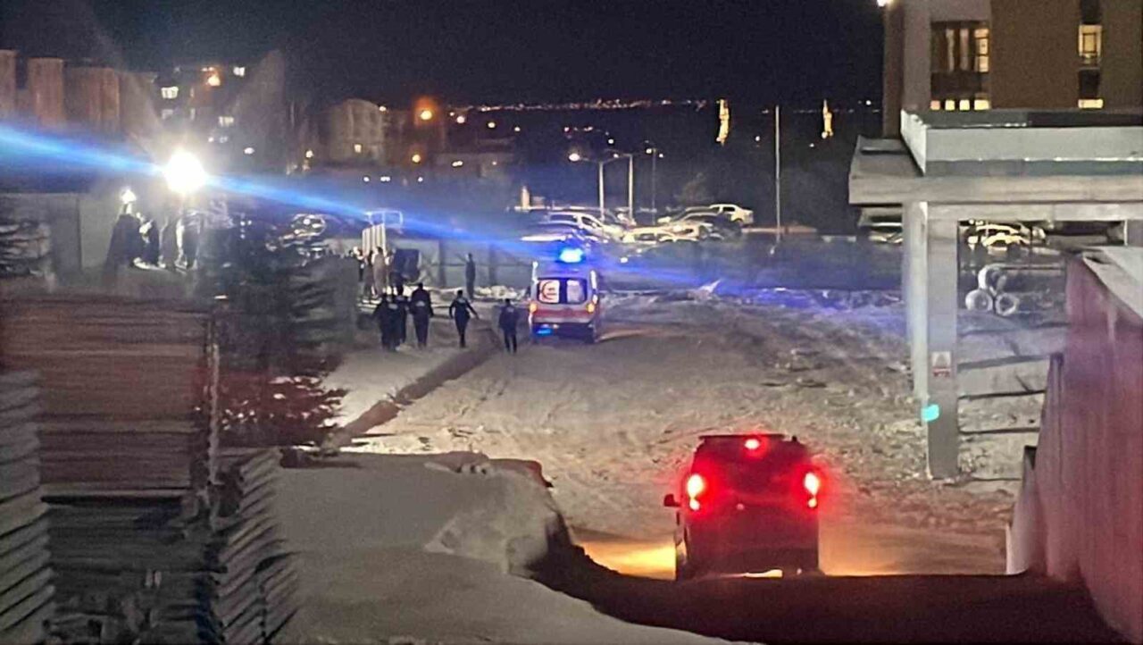 Karaman’da hastane şantiyesindeki işçiler arasında çıkan bıçaklı kavgada 1’i ağı