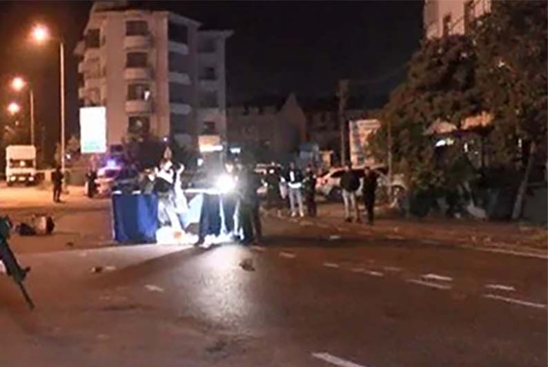 İstanbul’un Arnavutköy ilçesinde cadde ortasında silahlı saldırıya uğrayan bir kişi