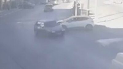 Karaman’da iki otomobilin kavşakta çarpışması sonucu meydana gelen kazada 1