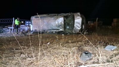 Karaman’da panelvan aracın trafik levhasına çarparak takla atması sonucu 5’i