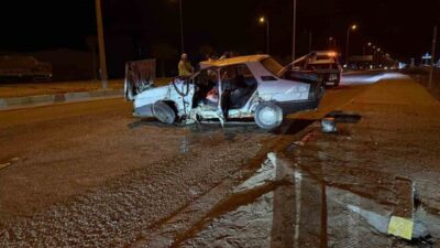 Konya’nın Karapınar ilçesinde, tır ile otomobilin çarpışması sonucu 2 kişi