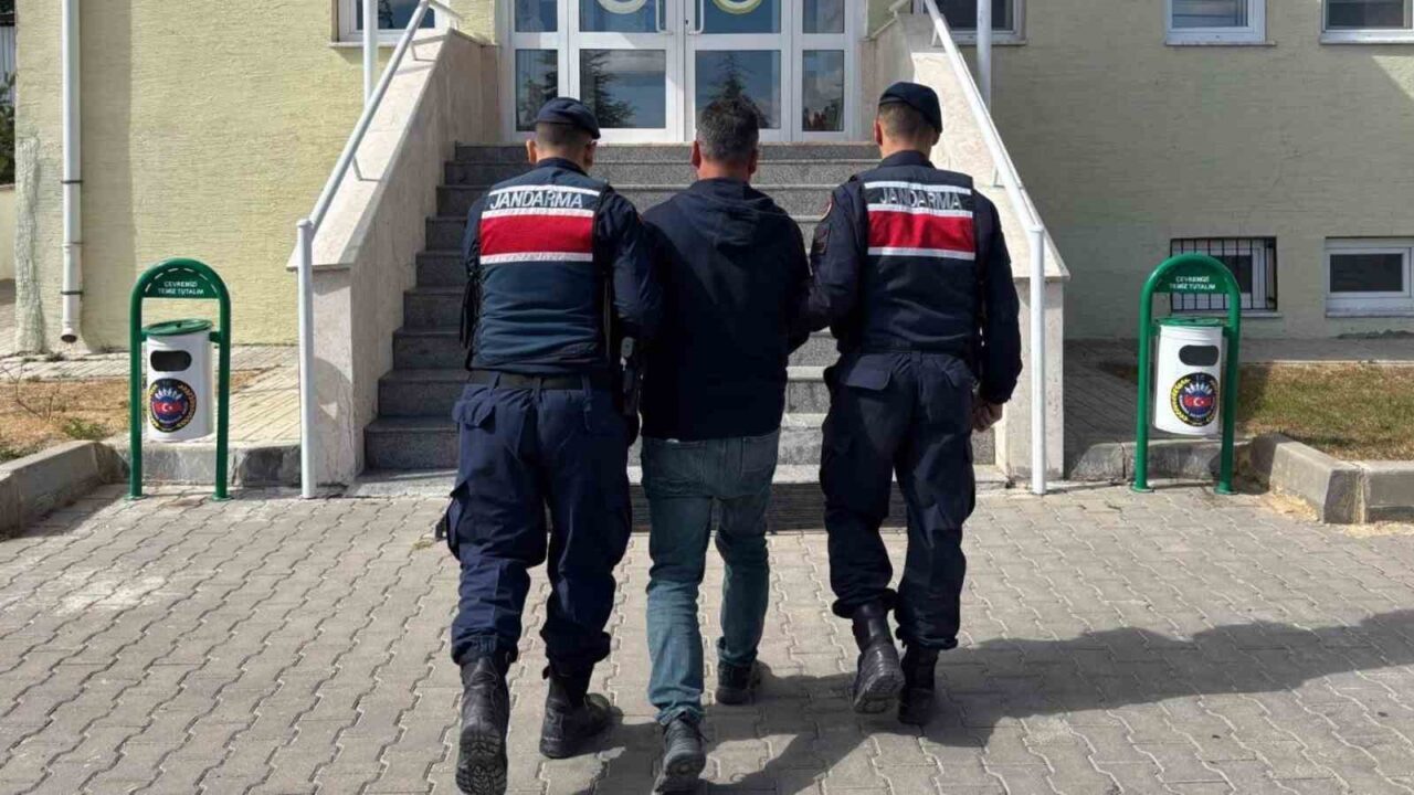 Kırıkkale’de jandarma ekiplerince düzenlenen operasyonda, FETÖ üyeliği suçundan 6 yıl