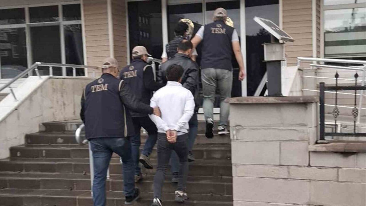 Kırıkkale’de polis ekiplerince gerçekleştirilen operasyonda, PKK/KCK silahlı terör örgütünün propagandasını