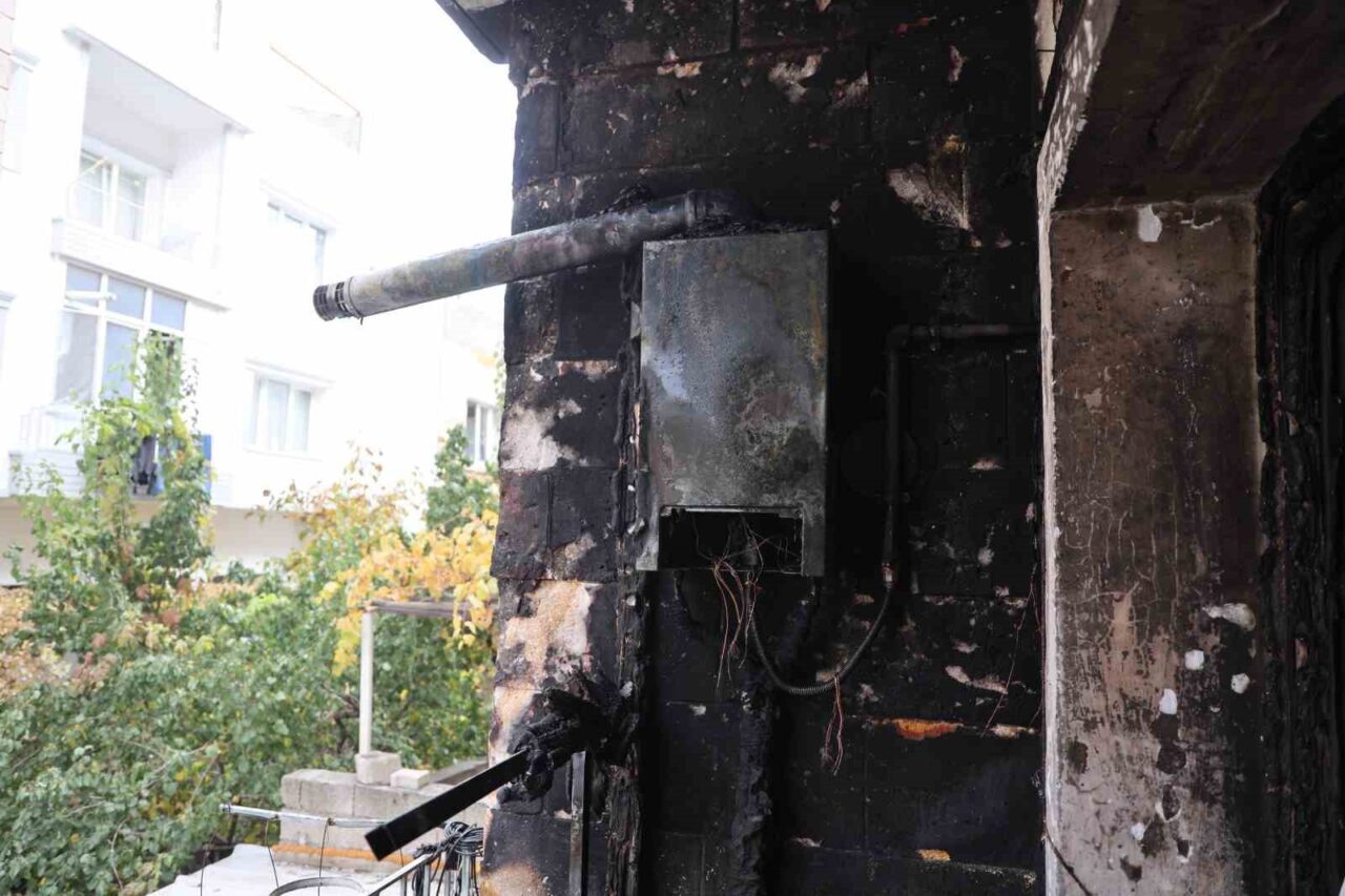 Nevşehir’de kombiden çıkan yangını gören komşu, önce evde bulunan çocukları