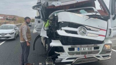 Konya’nın Kulu ilçesinde seyir halindeki tırın, başka bir tırın dorsesine