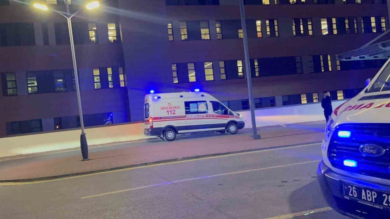 AK Parti Eskişehir Milletvekili Ayşen Gürcan’ın bulunduğu aracın karıştığı trafik