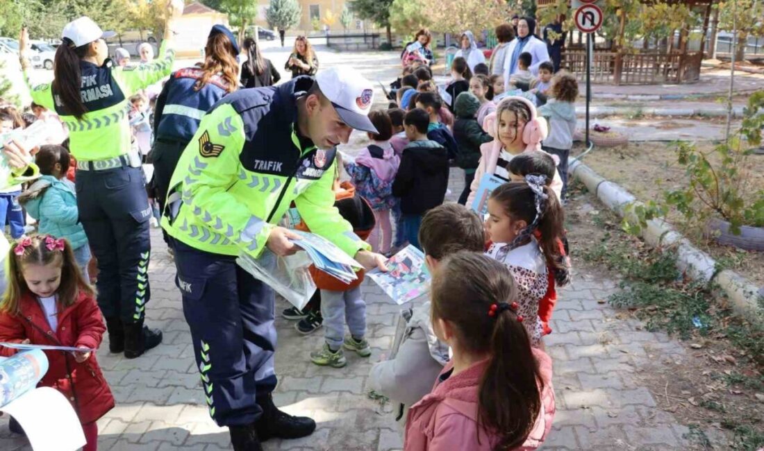 Niğde İl Jandarma Komutanlığı tarafından il genelindeki çeşitli okullarda ’Jandarma