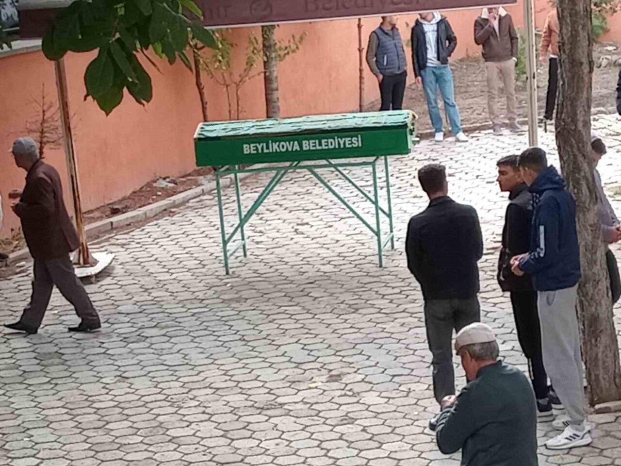 Eskişehir’in Beylikova ilçesinde, okulda teneffüste oynadığı esnada fenalaşarak hastaneye kaldırılan