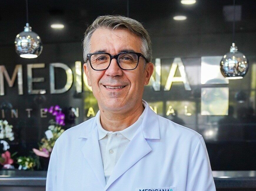 Menopoz döneminde hormonların yeniden düzenlenirken vücudun küçük bir devrim yaptığını,