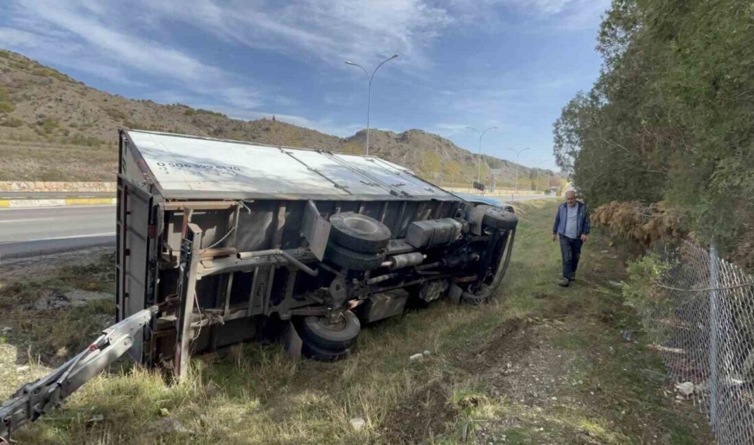 Eskişehir’de kontak anahtarının yerinden çıkması sonucunda direksiyonu kitlenen ve yoldan