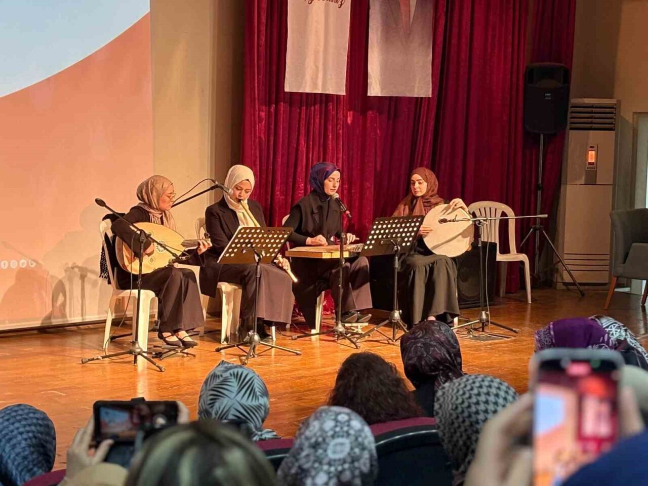 Ankara'nın Sincan Belediyesi, Kadın Kadına Aile Sohbetleri kapsamında Nilhan Osmanoğlu’nu