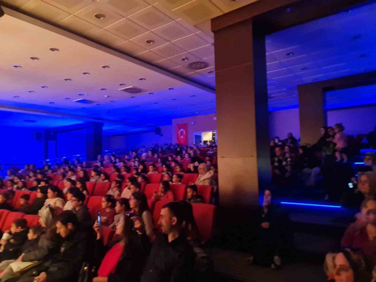 Ankara'nın Sincan Belediyesi, kültür ve sanat etkinlikleri kapsamında hem çocuklara