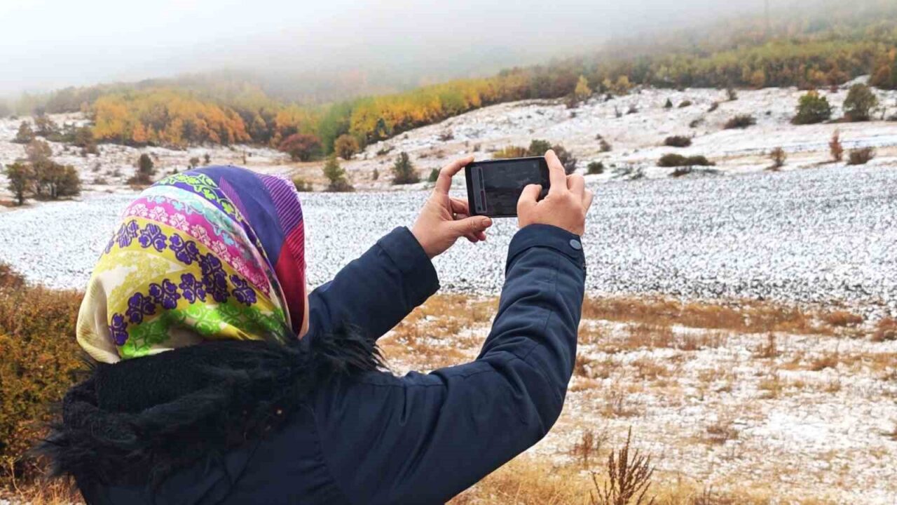 Sivas’ta sonbaharda yağan kar, hazar ve kışın aynı anda yaşanmasını
