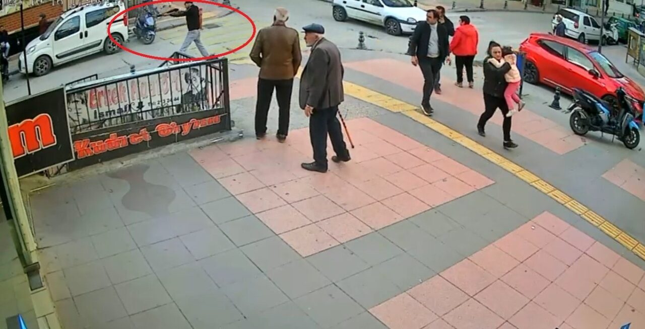 Çankırı’da husumetli olduğu kişiye sokak ortasında defalarca ateş eden şahıs