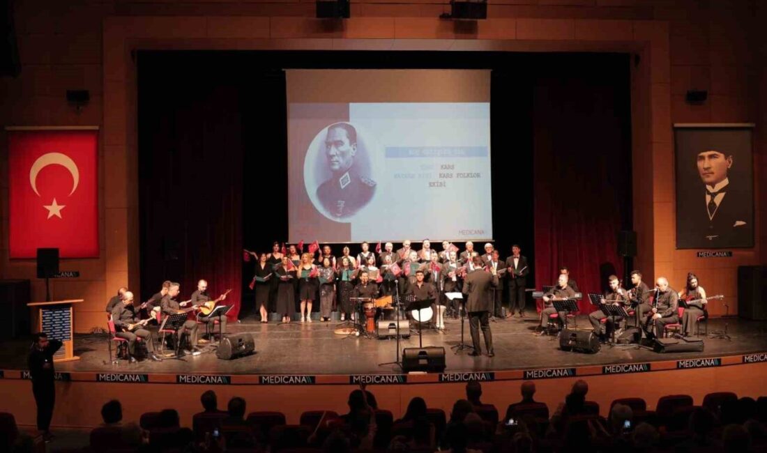 Aralarında doktorlarında bulunduğu Medicana Sivas Hastanesi sağlık çalışanları, Cumhuriyet’in 102.