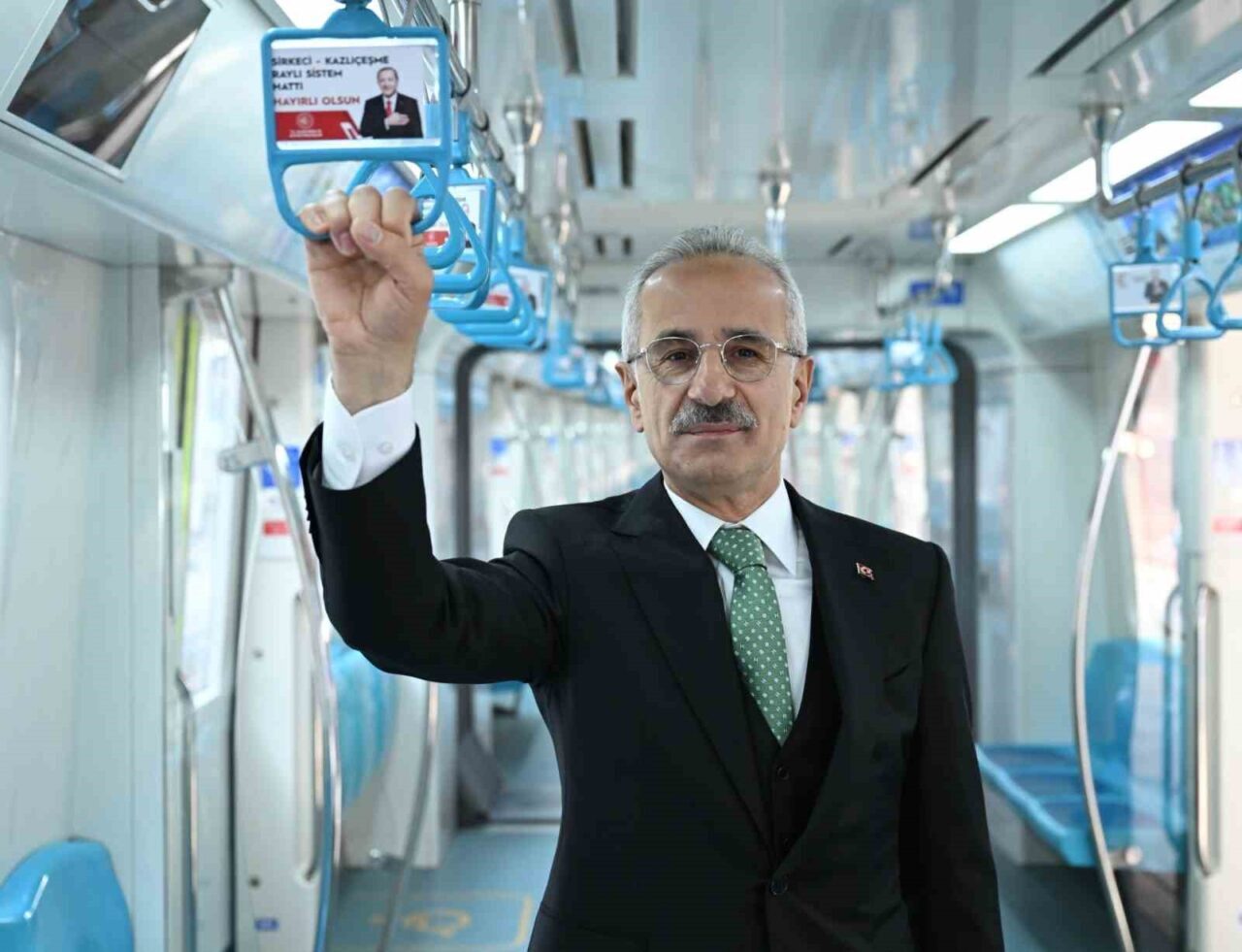 Ulaştırma ve Altyapı Bakanı Abdulkadir Uraloğlu, "Asya ile Avrupa’yı sadece