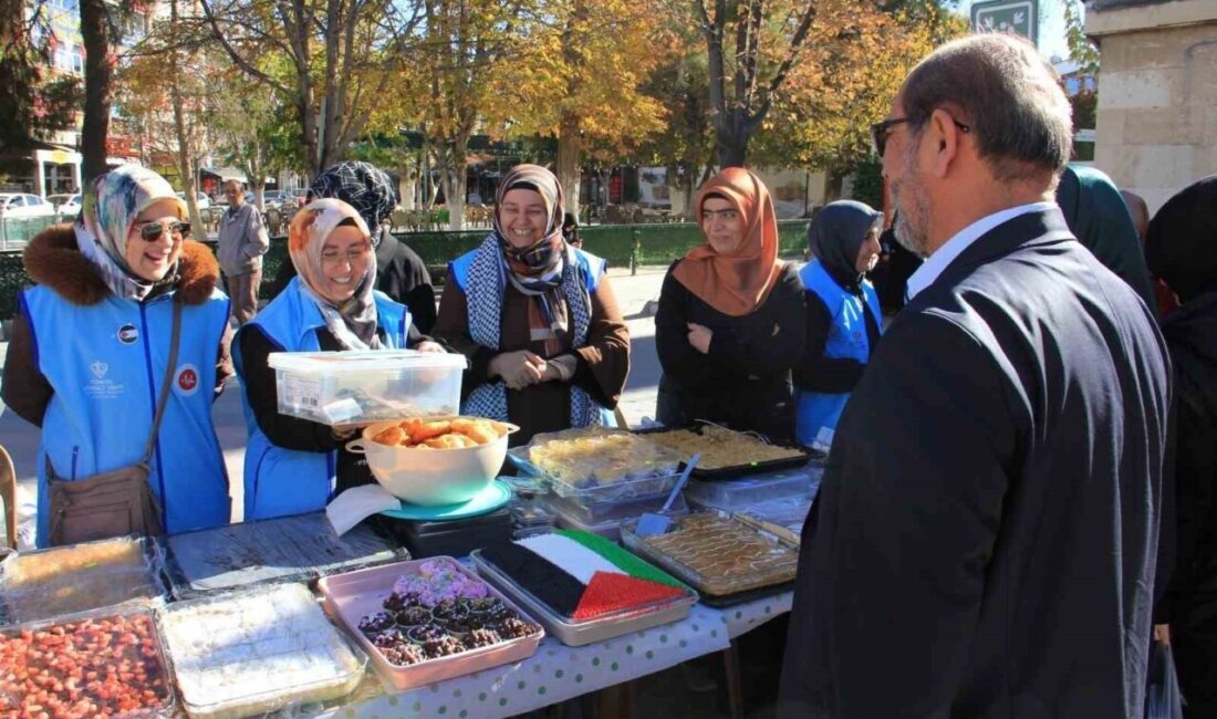 Karaman’da Gazze yararına hayır çarşısı düzenlendi.
