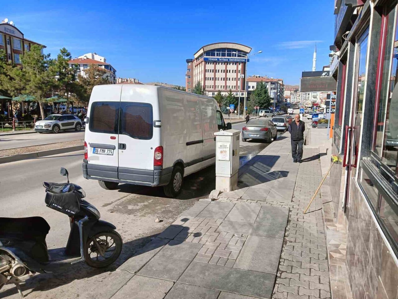 Başkent Ankara’da bir şahıs, konuşmak için buluştuğu husumetlisinin silahlı saldırısı