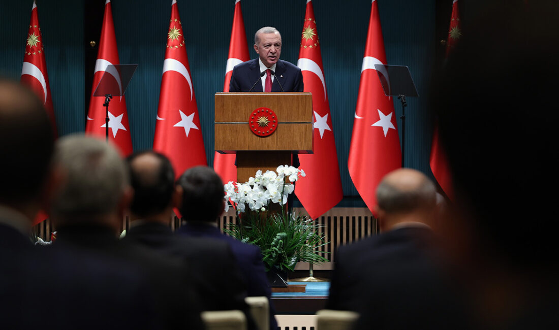 Cumhurbaşkanı Recep Tayyip Erdoğan başkanlığında gerçekleştirilen Kabine Toplantısı sona erdi.