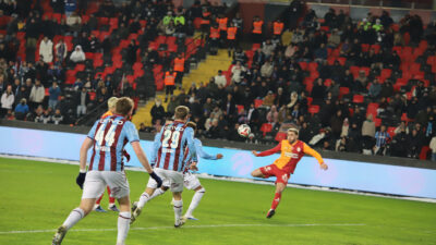 Galatasaray, Turkcell Süper Kupa yarı finalinde Trabzonspor’u 4-1 mağlup ederek