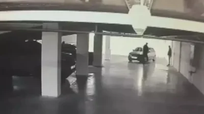 Bakırköy’de bir sitenin otoparkında iki araçtan çalındığı öne sürülen 30