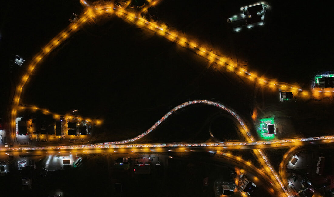 Ramazan Bayramı’nın ikinci gününde tatilcilerin dönüşe geçmesiyle Kırıkkale’de trafik yoğunluğu