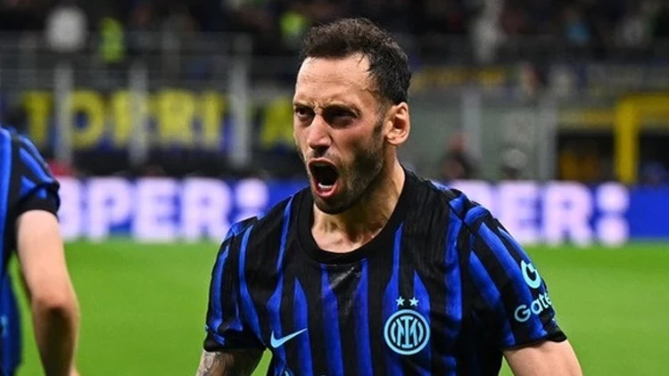 Inter Milan, İtalya Kupası yarı final rövanş maçında sahasında Como