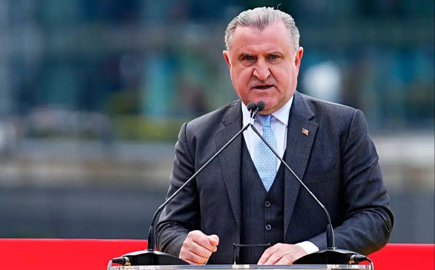 Gençlik ve Spor Bakanı Osman Aşkın Bak, “Şampiyon Cimbom” ifadeleri