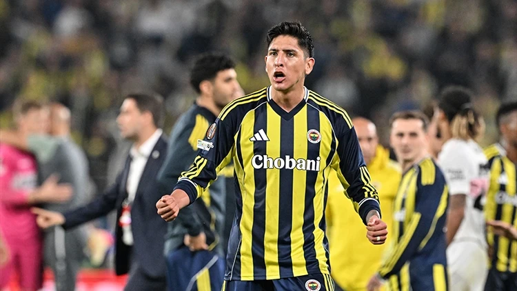 Süper Lig’in 32. haftasında sahasında Başakşehir’i 3-1 mağlup eden Fenerbahçe’de,